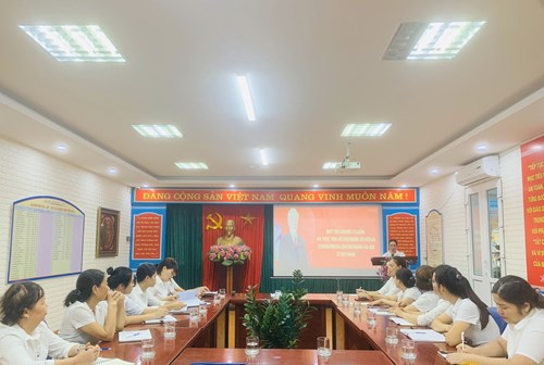 Chi bộ trường mầm non Hồng Tiến tổ chức sinh hoạt chuyên đề quý III năm 2022.