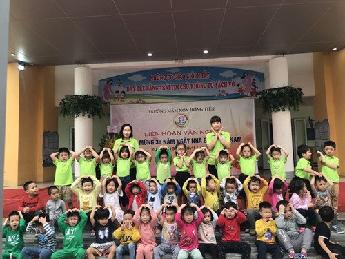 Hoạt động của các bé lớp B1 chào mừng ngày Nhà giáo Việt Nam 20/11.