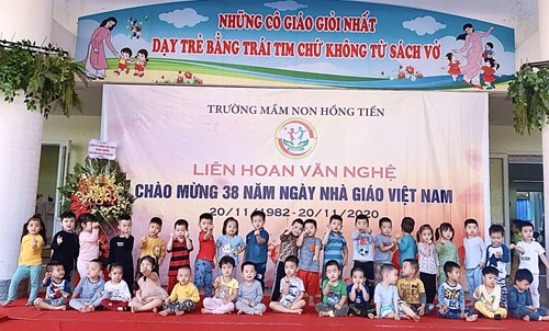 Hoạt động của các bé lớp C2 chào mừng ngày Nhà giáo Việt Nam 20/11.