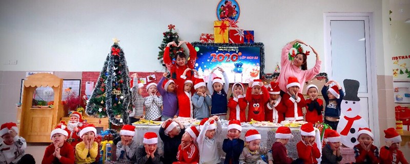 Vui Noel cùng các bạn nhỏ lớp B2 tại trường mầm non Hồng Tiến