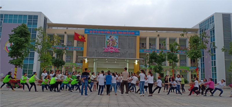 Thứ ba ngày 12/2/2019 Công đoàn trường mầm non Hồng Tiến tổ chức ngày hội Thể dục thể thao chào đón xuân Kỷ Hợi 2019