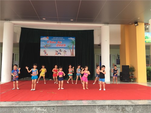 Học sinh trường Mn Hồng Tiến rộn ràng trong hoạt động chào hè 2019