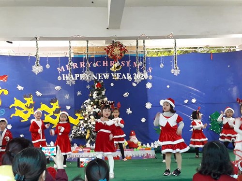 Trường mầm non Long Biên tổ chức vui Noel đón năm mới 2019