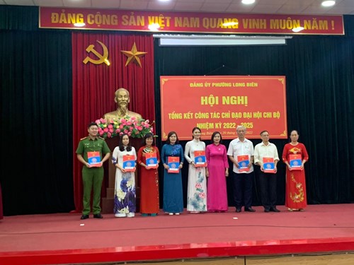 Cấp uỷ chi bộ trường MN Long Biên tham dự Hội nghị tổng kết công tác chỉ đạo, tổ chức  Đại hội chi bộ trực thuộc Đảng uỷ phường Long Biên nhiệm kỳ 2022- 2025