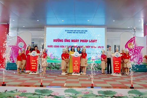Trường Mầm non Long Biên tham dự Lễ phát động điểm hưởng ứng  Ngày Pháp luật nước Cộng hòa Xã hội Chủ nghĩa Việt Nam năm 2022 