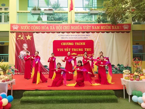 Trường MN Long Biên tổ chức chương trình  Vui tết trung thu  năm 2022