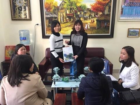 Trường mầm non Long Biên tổ chức gặp mặt với các CB- GV – NV có người thân đang công tác trong quân đội nhân dịp ngày QĐNDViệt Nam 22/12