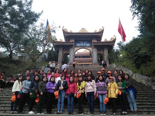 Công đoàn trường mầm non Long Biên tổ chức cho CBGVNV đi lễ đầu năm tại chùa Tây Thiên - thiền viện Trúc Lâm - Vĩnh Phúc 