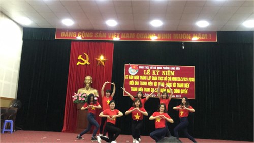 Chi đoàn trường mầm non Long Biên biểu diễn văn nghệ tại Lễ kỷ niệm 87 năm thành lập Đoàn TNCS Hồ Chí Minh ( 26/3/1931 – 26/3/2018)  