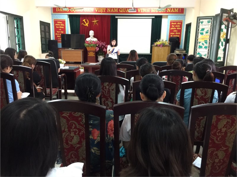Trường mầm non Long Biên tổ chức họp báo cáo tổng kết năm học 2018-2019 với Ban đại diện CMHS và giáo viên chủ nhiệm các lớp.