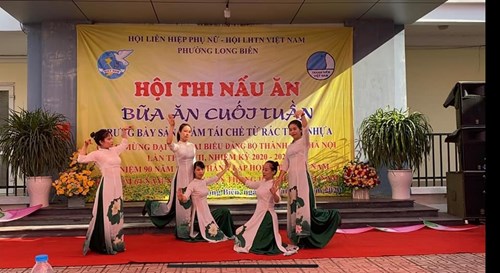 Trường mầm non Long Biên tham gia biểu diễn văn nghệ  tại Ủy ban nhân dân phường Long Biên