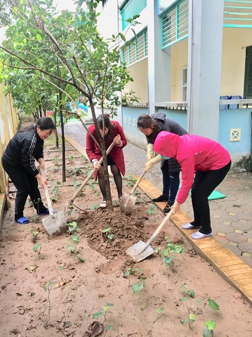 Trường mầm non Long Biên tổ chức trồng cây đầu xuân Canh Tý  năm 2020.