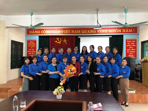 Chi đoàn trường MN Long Biên tổ chức lễ kỷ niệm 90 năm ngày thành lập Đoàn TNCS Hồ chí Minh (26/3/1931-26/3/2021)