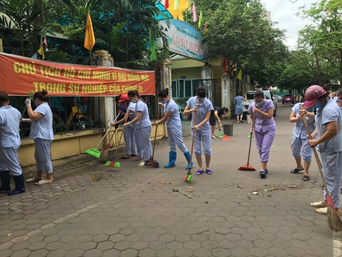 Công đoàn trường mầm non Long Biên phát động vệ sinh trường học  trong đợt cao điểm về vệ sinh