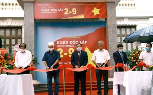 Ngày 19-8, tại Hà Nội, Bảo tàng Lịch sử quốc gia đã khai mạc trưng bày chuyên đề “Ngày độc lập 2-9” nhân kỷ niệm 75 năm Cách mạng Tháng Tám và Quốc khánh 2-9 (1945 - 2020)