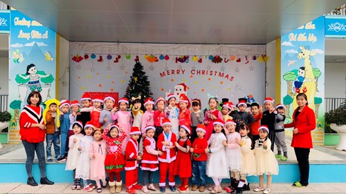 Một mùa giáng sinh an lành và ấm áp của các bé trường MN Long Biên A