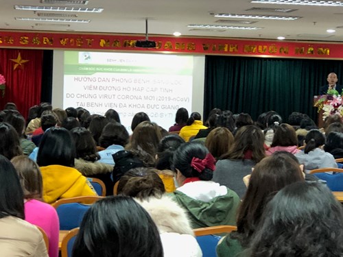 Sáng ngày 11/02/2020 Trường mầm Long Biên A tham dự Hội nghị hướng dẫn phòng bệnh, phát hiện, sàng lọc viêm đường hô hấp cấp do virut Corona - Trung tâm y tế quận Long Biên tổ chức.