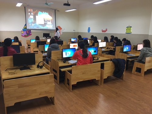 Trong ngày 04/02/2020, trường mầm non Long Biên A tổ chức tập huấn nâng cao kỹ năng sử dụng các phần mềm ứng dụng CNTT vào giảng dạy.