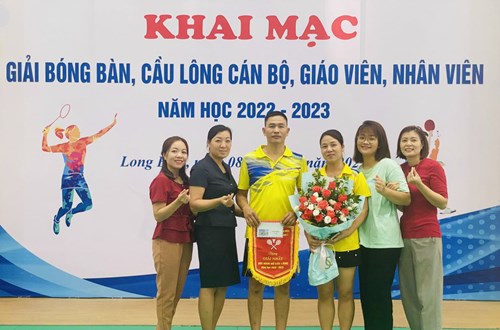 Trường Mn Nắng Mai tham gia giải cầu lông bóng bàn do CĐ ngành giáo dục tổ chức