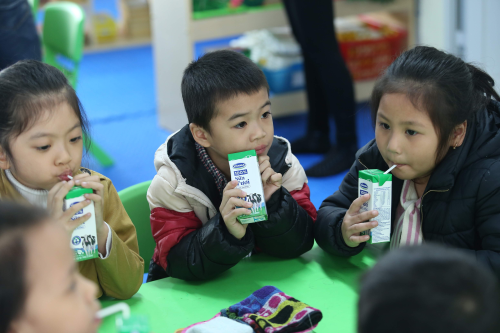 Hơn một triệu học sinh Hà Nội uống sữa học đường
