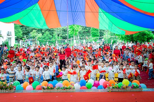 Cô và trò trường Mầm non Phúc Đồng hân hoan đón chào năm học mới 2022 – 2023