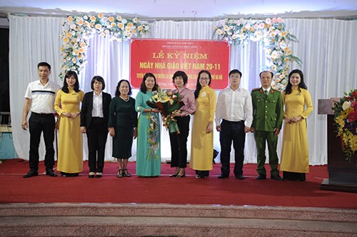 Trường mầm non Phúc Đồng quận Long Biên tổ chức metting kỷ niệm 38 năm ngày Nhà giáo Việt Nam 20/11 trong không khí tưng bừng phấn khởi.