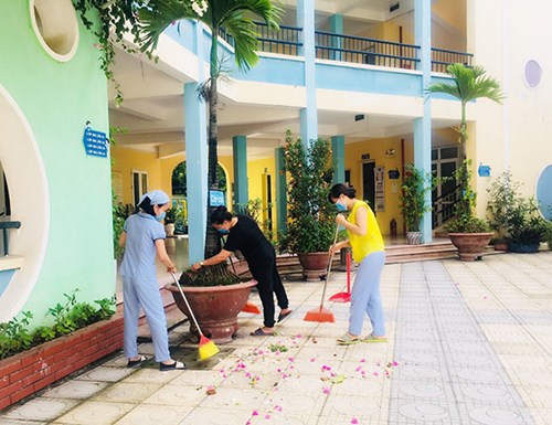 Trường MN Phúc Đồng duy trì tốt công tác vệ sinh hàng ngày phòng chống dịch COVID - 19.