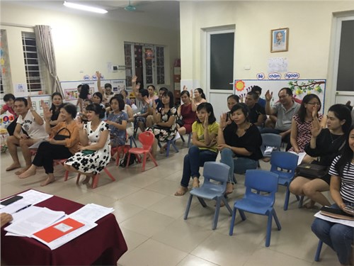 Ngày 26, 27 / 9 / 2017, trường mầm non Sơn Ca tổ chức cuộc họp với toàn thể PHHS nhà trường.