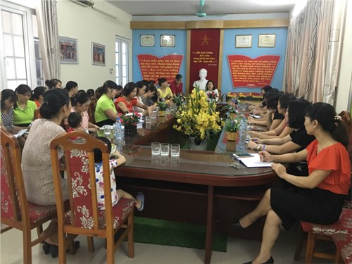 Chiều ngày 23 /9/2017, trường mầm non Sơn Ca tổ chức cuộc họp đầu năm học với đại diện cha mẹ phụ huynh học sinh các lớp.