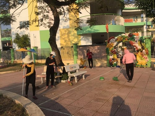 Trường Mầm non Tân Mai tổng vệ sinh phòng chống dịch bệnh cho trẻ trong mùa đông, xây dựng một môi trường Sáng - Xanh -Sạch đẹp - Văn Minh.