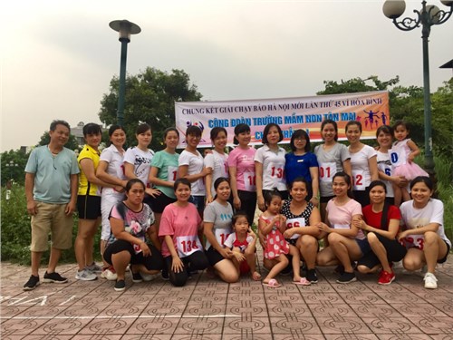 Chiều ngày 23/8/2017, Công đoàn trường MN Tân Mai tổ chức Giải chạy Báo Hà nội mới lần thứ 45 - Vì hòa bình năm 2018.