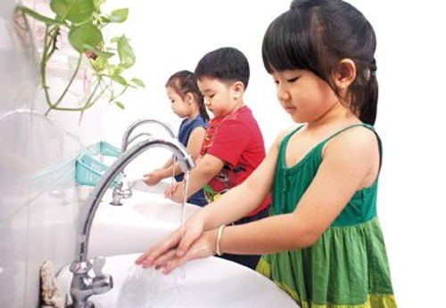 Dạy trẻ kĩ năng rửa tay đúng cách