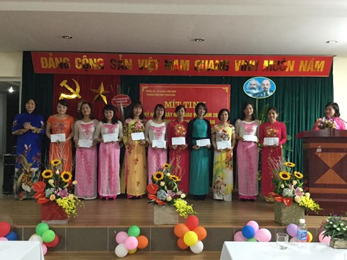   Lễ Mít tinh kỷ niệm ngày Nhà giáo Việt Nam 20 - 11 và trao tặng các danh hiệu thi đua, khen thưởng điển hình tiên tiến năm học 2015 - 2016

