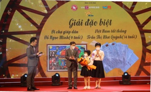 Gặp gỡ bạn nhỏ Đỗ Ngọc Minh với bức tranh đạt giải xuất sắc cuộc thi   Vì một Việt Nam tất thắng 