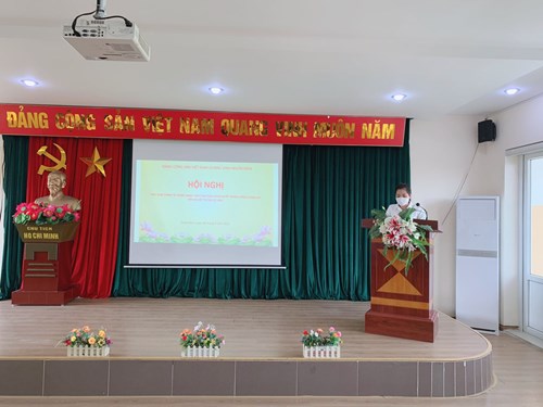 Chi bộ trường MN Thạch Bàn  tổ chức Hội nghị sinh hoạt chính trị trong Đảng theo tinh thần Nghị quyết Trung ương 4 ( Khóa XIII) với chủ đề   Tự soi, tự sửa 