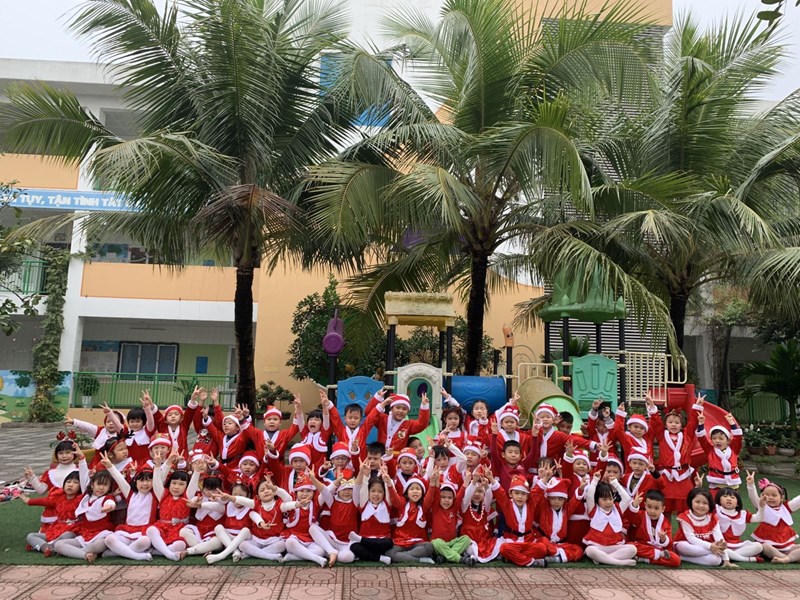 Các bé trường mầm non Thạch Bàn tưng bừng tham gia lễ hội  “Bé với tiếng Anh Eduplay – Chào đón giáng sinh – Chúc mừng năm mới 2020”