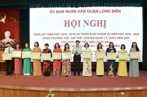 Hội nghị tổng kết năm học 2018 - 2019 và triển khai nhiệm vụ năm học mới 2019 – 2020 đã được ngành giáo dục và đào tạo quận Long Biên được tổ chức tại Hội trường tầng II- Khu Liên cơ UBND Quận Long Biên vào ngày 19/8/2019.