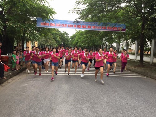 Trường Mầm Non Thạch Bàn tổ chức Giải chạy Báo Hà nội mới
 lần thứ 44 - Vì hòa bình năm 2017

