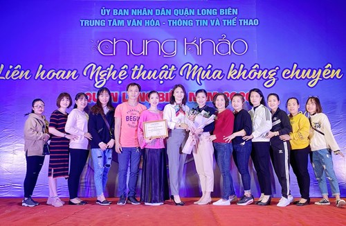 Trường mầm non Thạch Cầu tham gia chung khảo liên hoan nghệ thuật múa không chuyên quận Long Biên năm 2020