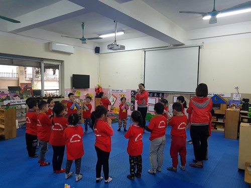 Trường mầm non Thạch Cầu tổ chức kiến tập các hoạt động xây dựng trường mầm non hạnh phúc lứa tuổi mẫu giáo lớn 5-6 tuổi và lứa tuổi mẫu giáo bé 3-4 tuổi