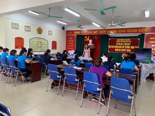 Trường mầm non Thạch Cầu tổ chức khai mạc hội thi giáo viên nhân viên nuôi dưỡng giỏi cấp trường năm học 2022 - 2023