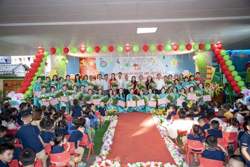 Trường mầm non Thạch Cầu tổ chức “ Lễ kỷ niệm chào mừng 40 năm ngày nhà giáo Việt Nam 20/11 – Tuyên dương khen thưởng tập thể cá nhân tiêu biểu năm học 2021- 2022 và GVNV đạt giải cao trong hội thi GVNV giỏi cấp trường năm học 2022- 2023” 