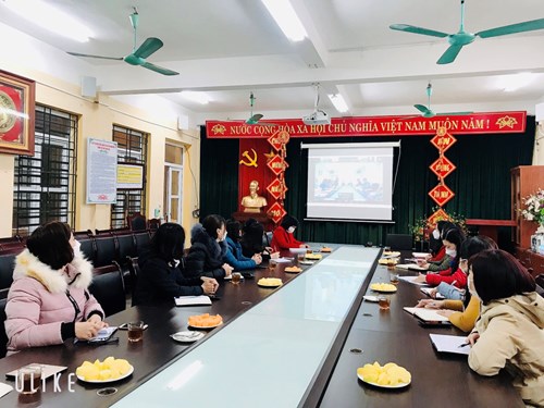 Trường MN Thạch Cầu tham dự hội nghị trực tuyến về công tác phòng chống dịch Covid-19 trong trường học khi đón học sinh trở lại học tập.