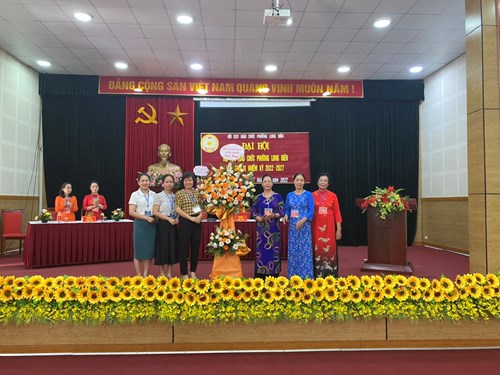 Trường mầm non Thạch Cầu tham dự đại hội hội cựu giáo chức phường Long Biên lần thứ IV nhiệm kỳ 2022- 2027.