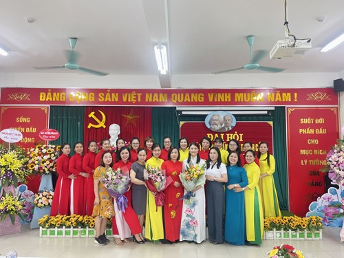 Chi bộ trường mầm non Thạch Cầu tổ chức đại hội chi bộ nhiệm kỳ 2022 – 2025.