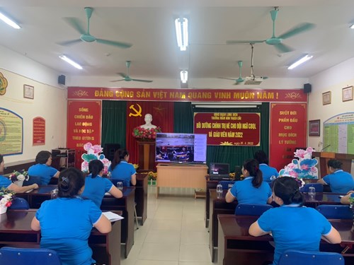 Trường mầm non Thạch Cầu tham gia lớp bồi dưỡng chính trị hè cho đội ngũ cán bộ quản lý và giáo viên năm 2022 do Quận ủy Long Biên tổ chức.