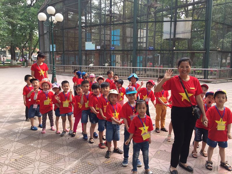 Trường mầm non Thạch Cầu tổ chức cho các con lứa tuổi mẫu giáo đi dã ngoại tại “Công viên thủ lệ - Nhà hát tuổi trẻ”
