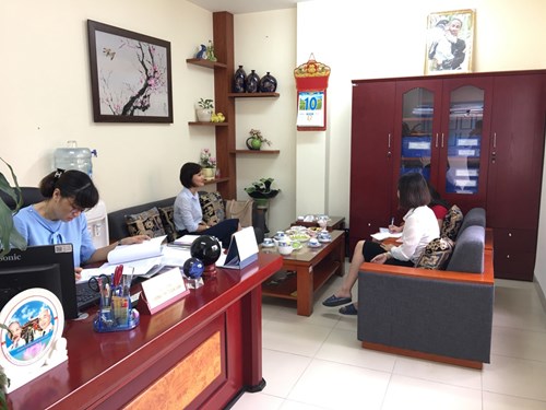 Trường mầm non Thạch Cầu đón đoàn kiểm tra của PGD & ĐT quận Long Biên về công tác tuyển sinh và hoạt động hè 