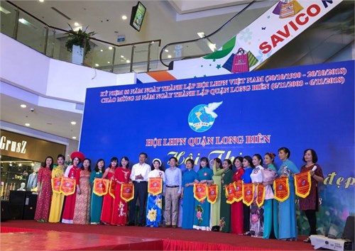 Chi hội phụ nữ trường MN Thạch cầu tưng bừng tham gia hội thi phụ nữ quận Long biên “ Ứng xử đẹp” cấp quận năm 2018