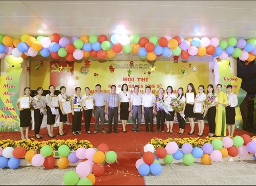 Trường mầm non Thạch Cầu tưng bừng tổ chức hội thi “Nét đẹp văn hóa công sở” cho 100% giáo viên nhân viên trong nhà trường năm 2018